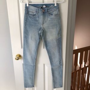 H&M Light Wash Skinny Jeans